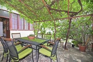 Apartments by the sea Dugi Rat, Omis - 7575