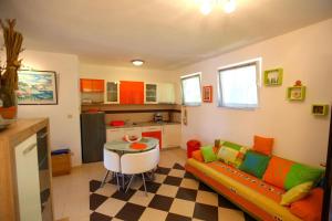 Two-Bedroom Apartment with Terrace room in Apartments with a parking space Hvar - 4612