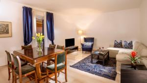 Alexander Apartment