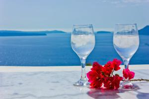 Lavender Superior Suite with Hot Tub and Caldera View 