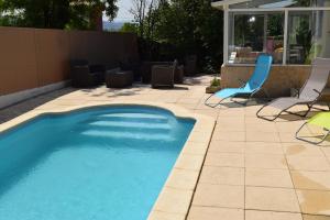 Коттедж Maison de vacances avec piscine et cinéma privé Роньяк Францiя