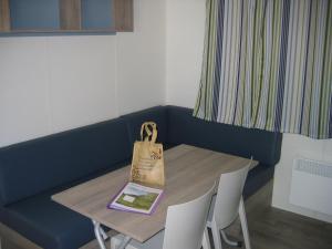 Campings Camping du petit vaux Chez Camille : photos des chambres