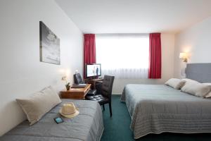 Triple Room room in Bristol Logis Citotel Périgueux Centre