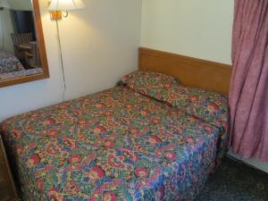 Family Room - Non Smoking room in Bristol Motel