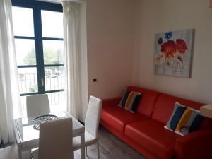 Campione Giulia Exclusive Lakefront apartment by Gardadomusmea