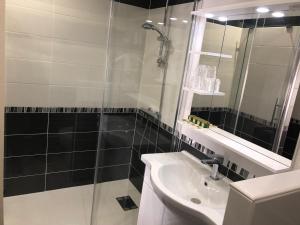 Hotels Logis Hotel Restaurant le Mirador : photos des chambres