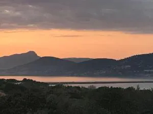 Villa K Presqu ile de Giens - 耶尔