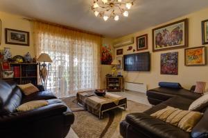 Three-Bedroom Apartment room in Apartments Varja