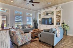 Four-Bedroom House room in Postcard from Paradise IPE126 Home