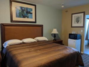 King Room - Non-Smoking room in San Marina Motel Daytona