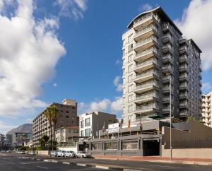 Protea Castle hotel, 
Cape Town, South Africa.
The photo picture quality can be
variable. We apologize if the
quality is of an unacceptable
level.