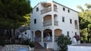 Vila Una - 乌尔贾纳