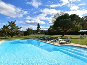 Holiday Home in Besse with Swimming Pool