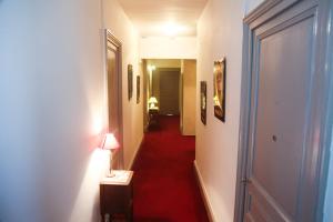 Hotels Hotel du Midi : photos des chambres