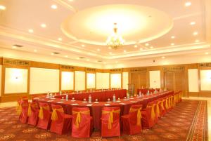 Chanakya Bnr Hotel