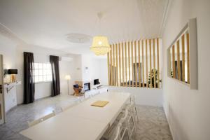 Villa Rosa B by amcf