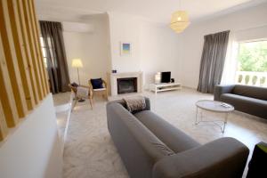 Villa Rosa B by amcf