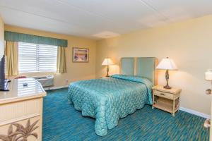 Two Bedroom Penthouse Ocean View Suite room in Seven Seas Resort - Daytona Beach