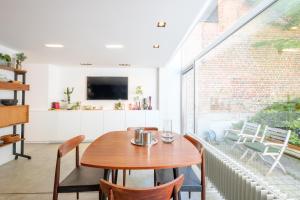 1bd apartment with garden Brugmann area