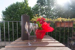 WINE & LaKE 1