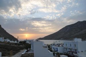 Meltemi Sifnos Greece