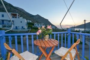 Meltemi Sifnos Greece