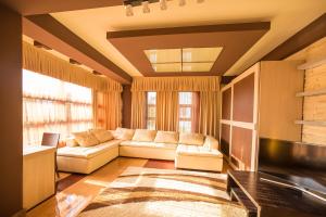 SIMPLE BUCHAREST SELF CHECk IN