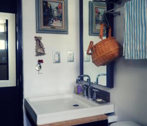 Pequeña habitacion FRIDA - design CDMX - áreas comunes compartidas