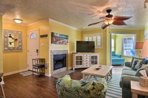 Two-Bedroom Apartment room in Seaside Delight