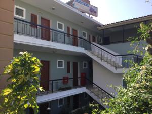 Thomas Apartments