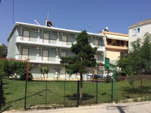 Thomas Apartments
