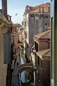 Superior Double Room with Lateral Canal View room in Hotel Palazzo Giovanelli e Gran Canal