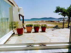 Retro Beach House Kavala Greece