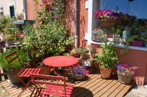 B&B La Maison Des Collines Autour Chambres dhôtes