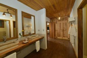 La Aldea De La Selva Lodge