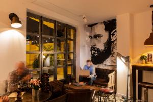 Winederful Hostel & Café