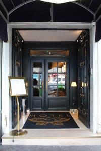 Saint Cyr Etoile hotel, 
Paris, France.
The photo picture quality can be
variable. We apologize if the
quality is of an unacceptable
level.