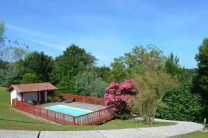 哈利 - 叙瑞亚别墅酒店 - 圣皮耶尔迪吕布