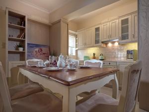 Giovannas Lux Apartment, by ZanteWize