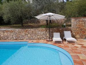 Maisons de vacances Quiet Farmhouse in Draguignan with Private Swimming Pool : photos des chambres