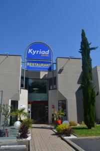 Hotels Hotel Restaurant Kyriad Brive Centre : photos des chambres