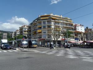 Appartements Joli studio calme avec terrasse : photos des chambres