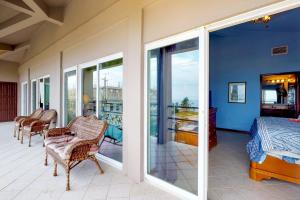 Suite E303 Mara Laguna