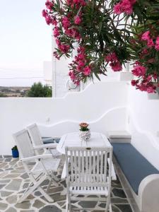 Veletas Apartments Milos Greece