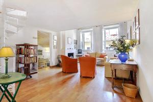 Rustici Apartment With Terrace