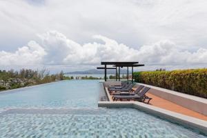 6-Ave Surin Apartment