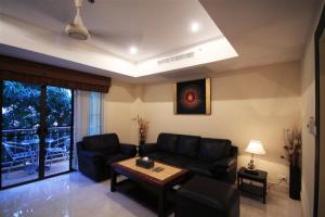 Royal Park Apartments