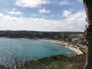 Front de mer les pieds dans leau