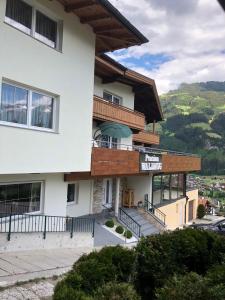 Pansion Pension Waldegg Hippach Austria