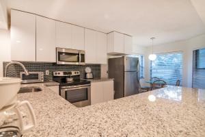 Luxury Shorewalk Water Front 2 Bedroom 2 Bathroom 3Mins IMG 5 Mins Beach